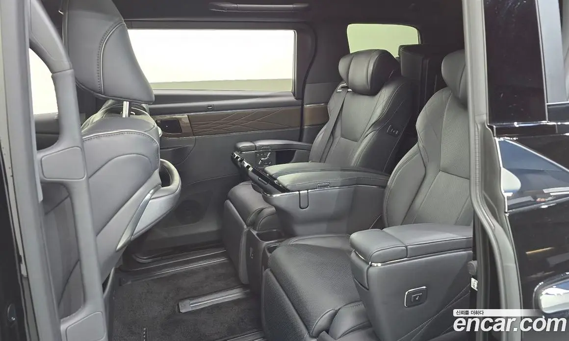 Toyota Alphard 2024 2.5 автомат (гидро), фото 17 Toyota Alphard 2024 2.5 автомат (гидро), фото 17