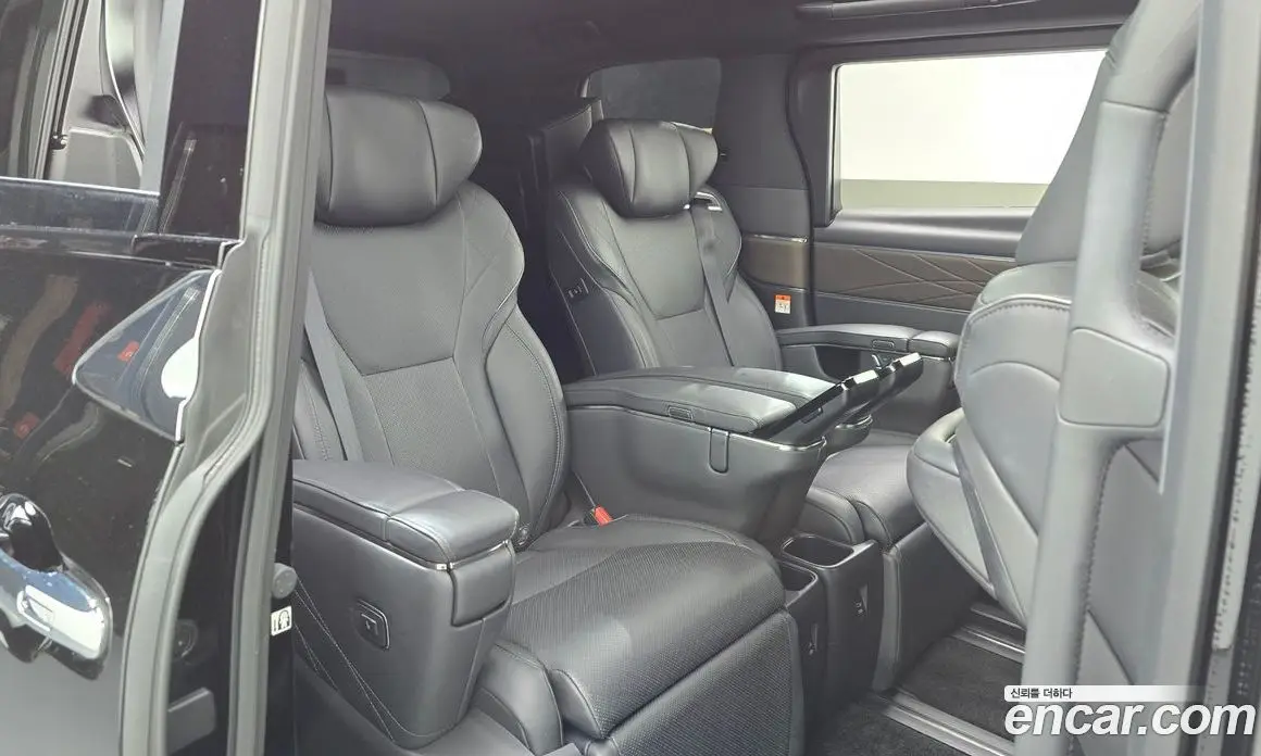 Toyota Alphard 2024 2.5 автомат (гидро), фото 28 Toyota Alphard 2024 2.5 автомат (гидро), фото 28