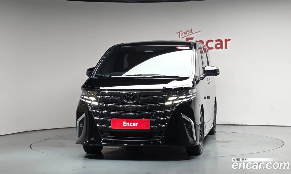 Toyota Alphard 2024 2.5 автомат (гидро), фото 2 Toyota Alphard 2024 2.5 автомат (гидро), фото 2