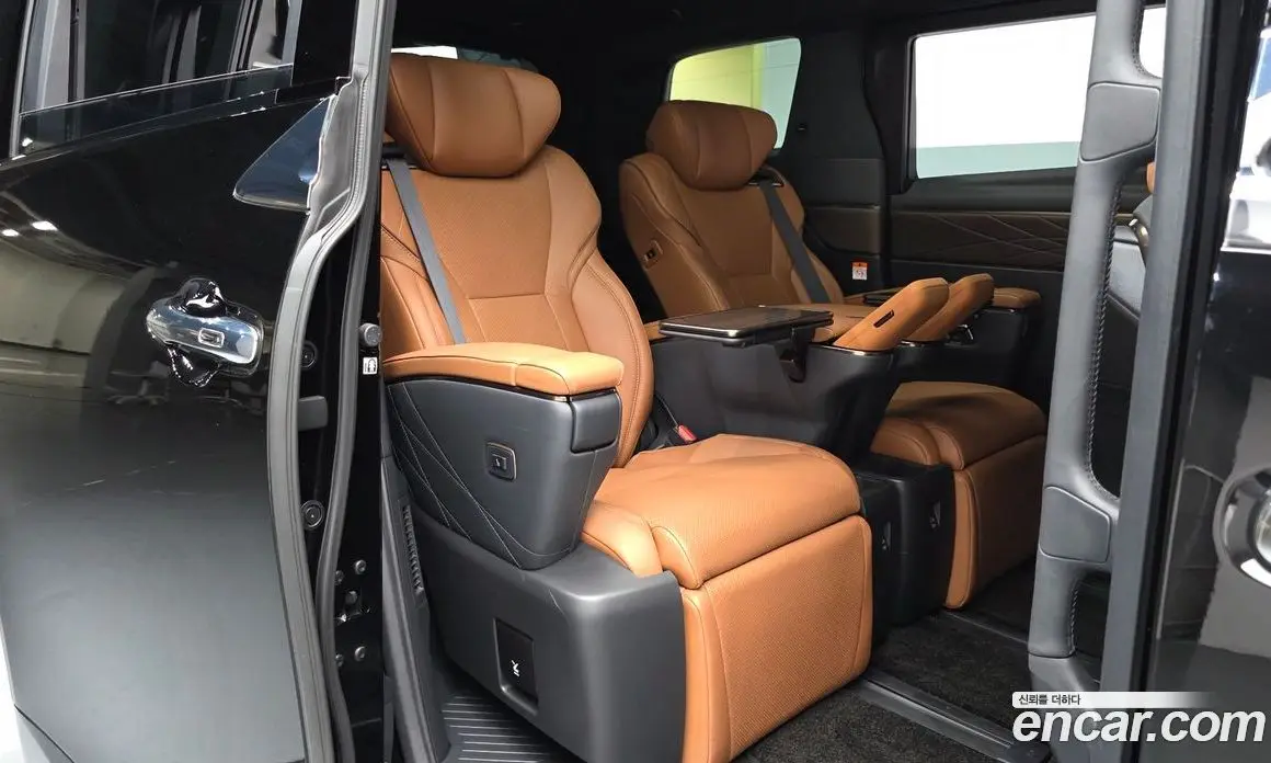 Toyota Alphard 2024 2.5 автомат (гидро), фото 16 Toyota Alphard 2024 2.5 автомат (гидро), фото 16