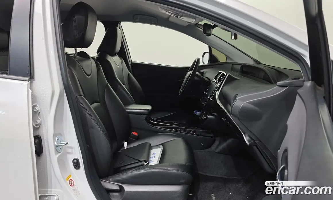 Toyota Prius 2022 1.8 автомат (гидро), фото 13 Toyota Prius 2022 1.8 автомат (гидро), фото 13