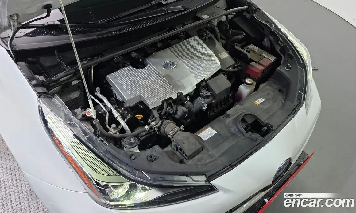 Toyota Prius 2022 1.8 автомат (гидро), фото 6 Toyota Prius 2022 1.8 автомат (гидро), фото 6