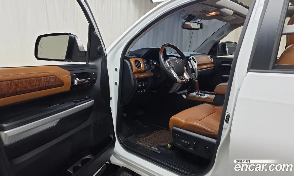 Toyota Tundra 2017 5.7 автомат (гидро), фото 13