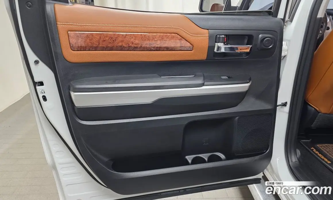 Toyota Tundra 2017 5.7 автомат (гидро), фото 15