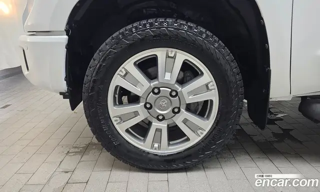 Toyota Tundra 2017 5.7 автомат (гидро), миниатюра 5