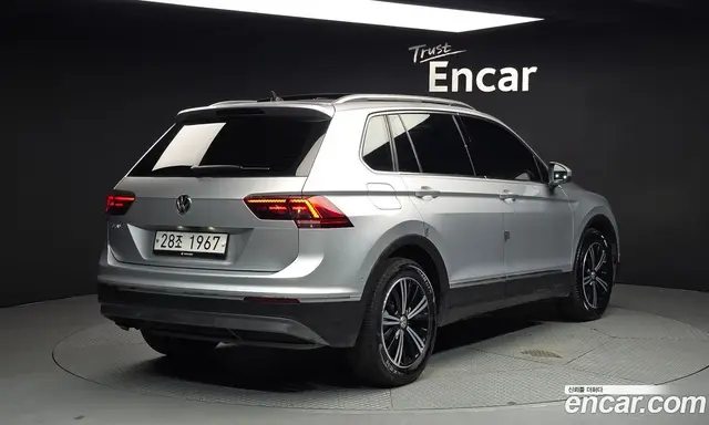 Volkswagen Tiguan 2018 2.0 автомат (гидро), миниатюра 2 Volkswagen Tiguan 2018 2.0 автомат (гидро), миниатюра 2