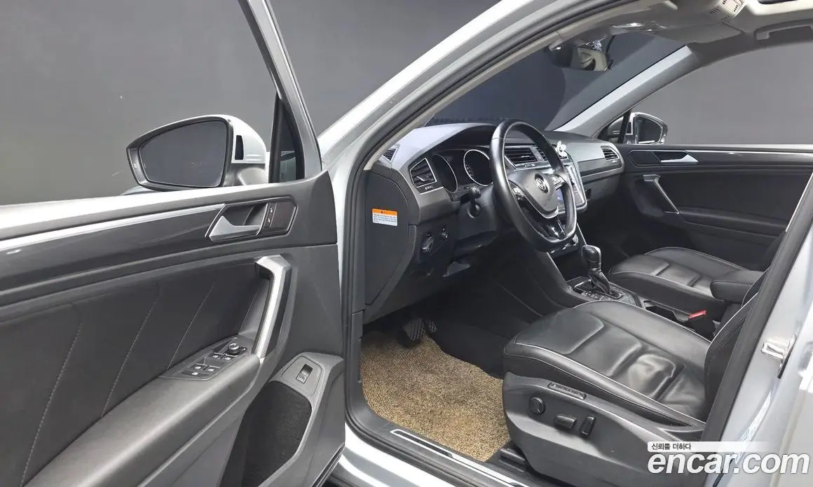 Volkswagen Tiguan 2018 2.0 автомат (гидро), фото 13 Volkswagen Tiguan 2018 2.0 автомат (гидро), фото 13