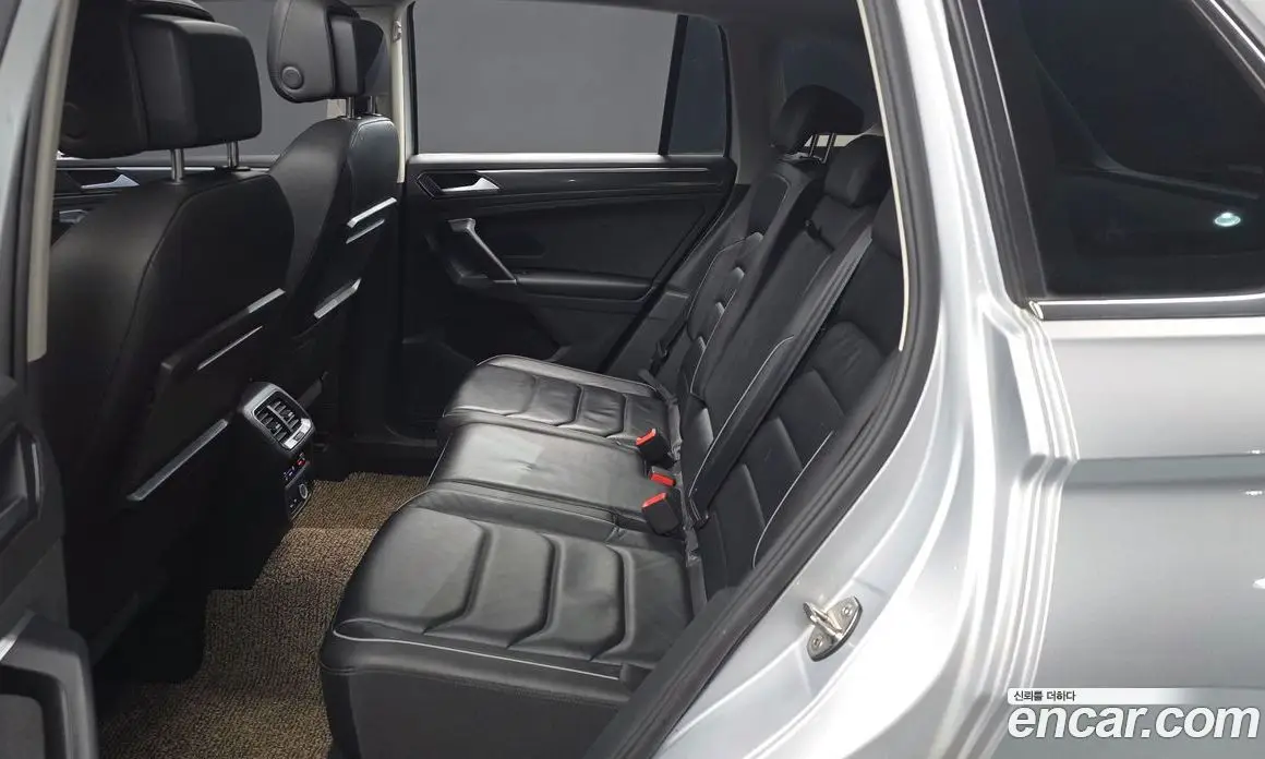 Volkswagen Tiguan 2018 2.0 автомат (гидро), фото 16 Volkswagen Tiguan 2018 2.0 автомат (гидро), фото 16