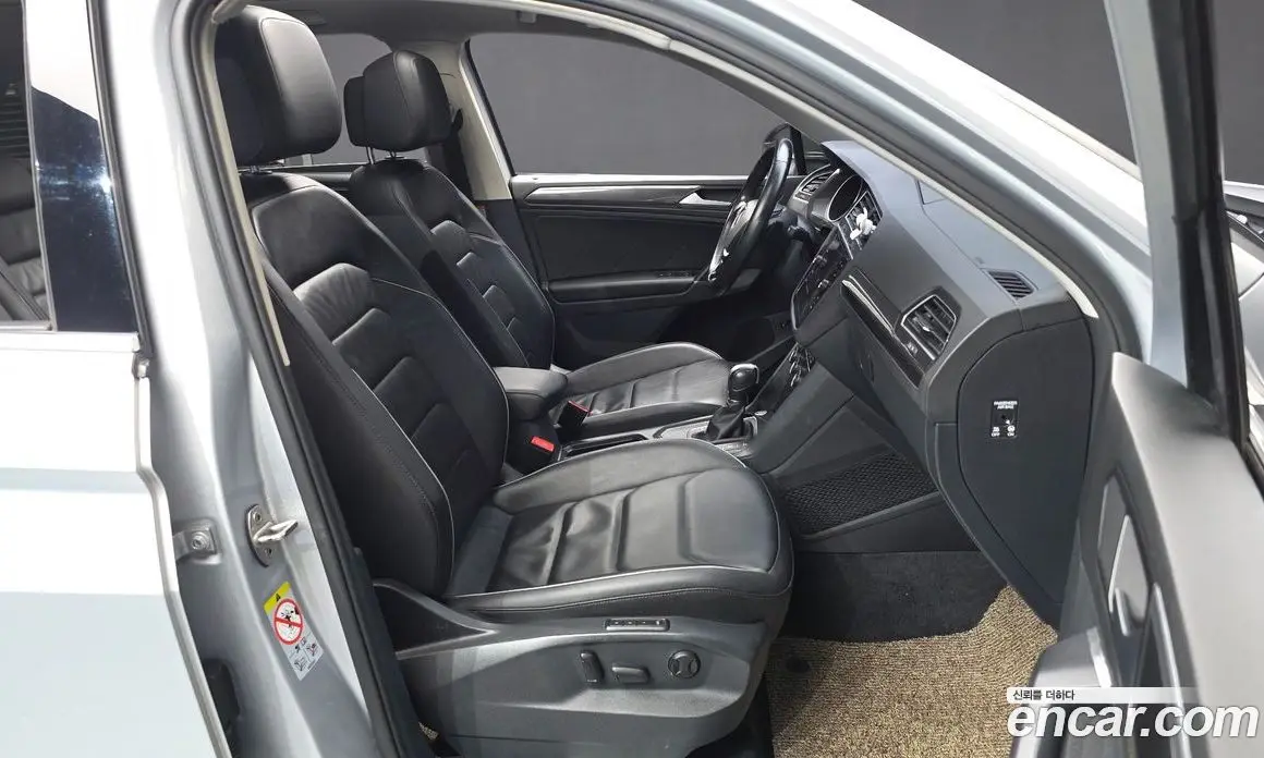 Volkswagen Tiguan 2018 2.0 автомат (гидро), фото 17 Volkswagen Tiguan 2018 2.0 автомат (гидро), фото 17
