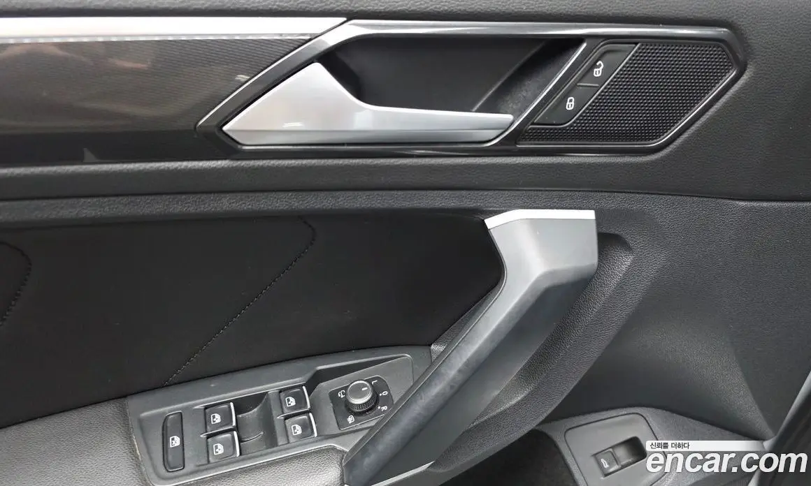 Volkswagen Tiguan 2018 2.0 автомат (гидро), фото 29 Volkswagen Tiguan 2018 2.0 автомат (гидро), фото 29