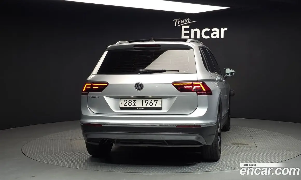 Volkswagen Tiguan 2018 2.0 автомат (гидро), фото 4 Volkswagen Tiguan 2018 2.0 автомат (гидро), фото 4