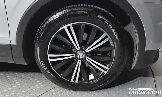 Volkswagen Tiguan 2018 2.0 автомат (гидро), миниатюра 5 Volkswagen Tiguan 2018 2.0 автомат (гидро), миниатюра 5
