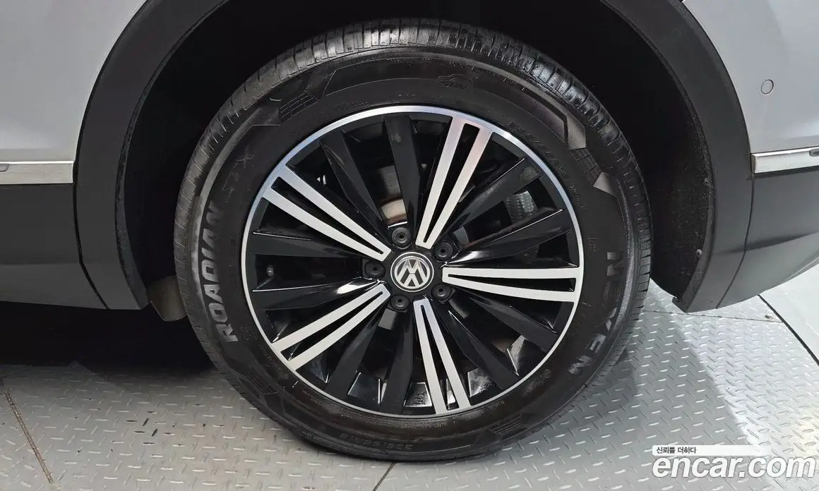 Volkswagen Tiguan 2018 2.0 автомат (гидро), фото 7 Volkswagen Tiguan 2018 2.0 автомат (гидро), фото 7