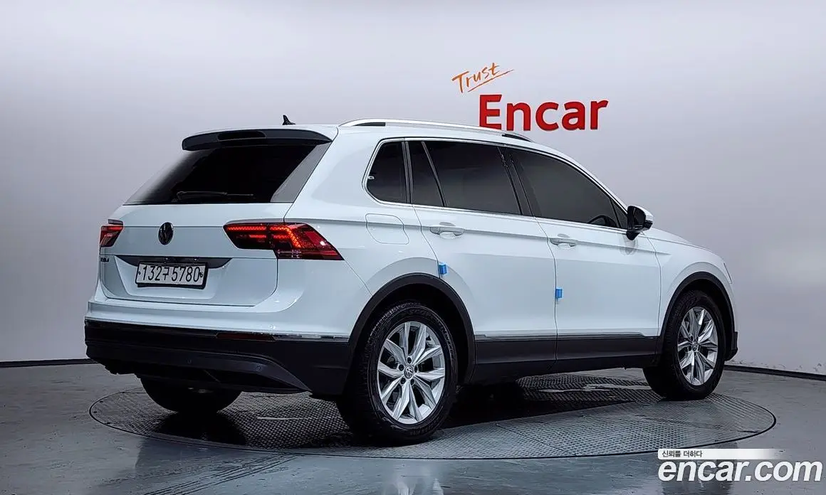 Volkswagen Tiguan 2019 2.0 автомат (гидро), фото 2 Volkswagen Tiguan 2019 2.0 автомат (гидро), фото 2