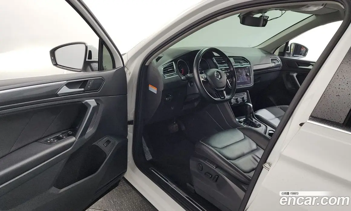 Volkswagen Tiguan 2019 2.0 автомат (гидро), фото 13 Volkswagen Tiguan 2019 2.0 автомат (гидро), фото 13