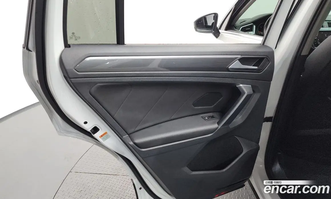 Volkswagen Tiguan 2019 2.0 автомат (гидро), фото 15 Volkswagen Tiguan 2019 2.0 автомат (гидро), фото 15