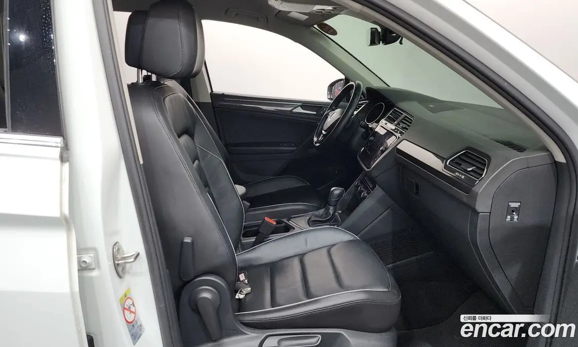 Volkswagen Tiguan 2019 2.0 автомат (гидро), фото 16 Volkswagen Tiguan 2019 2.0 автомат (гидро), фото 16