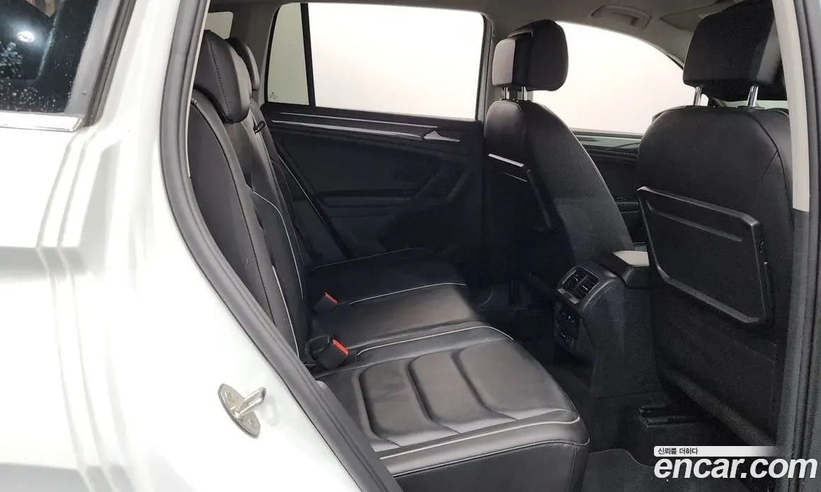 Volkswagen Tiguan 2019 2.0 автомат (гидро), фото 17 Volkswagen Tiguan 2019 2.0 автомат (гидро), фото 17