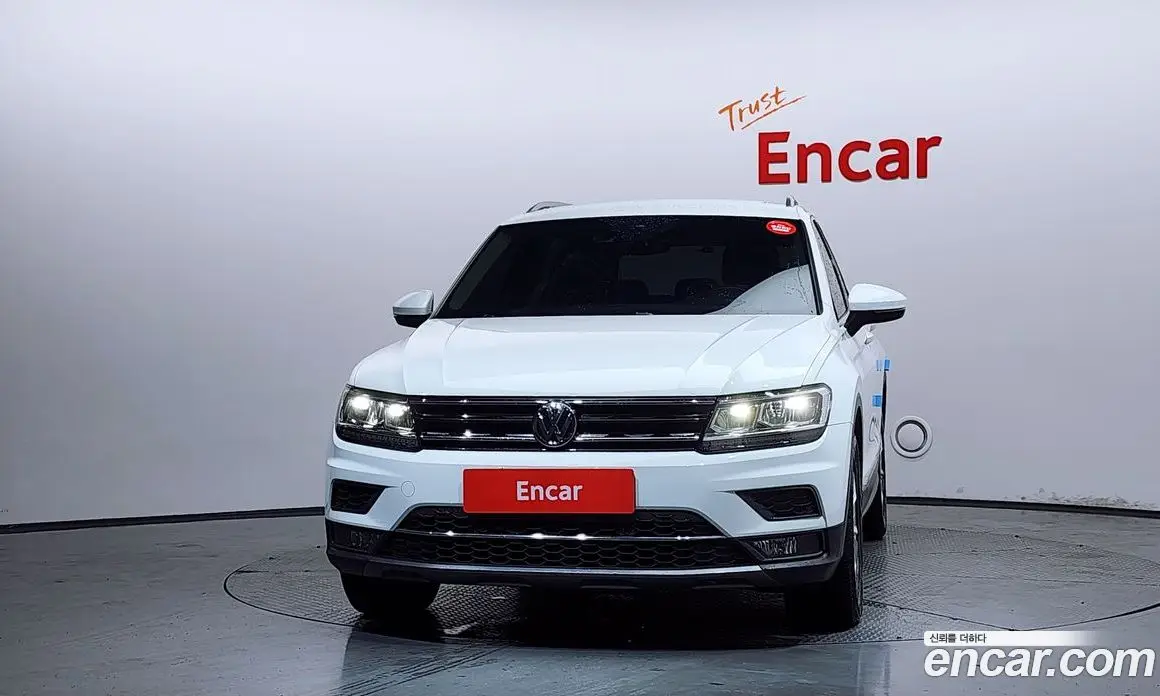 Volkswagen Tiguan 2019 2.0 автомат (гидро), фото 3 Volkswagen Tiguan 2019 2.0 автомат (гидро), фото 3