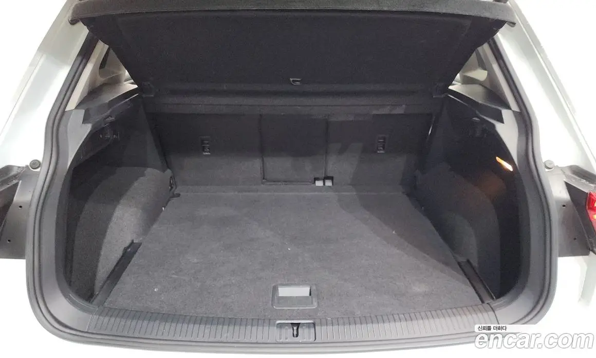 Volkswagen Tiguan 2019 2.0 автомат (гидро), фото 24 Volkswagen Tiguan 2019 2.0 автомат (гидро), фото 24