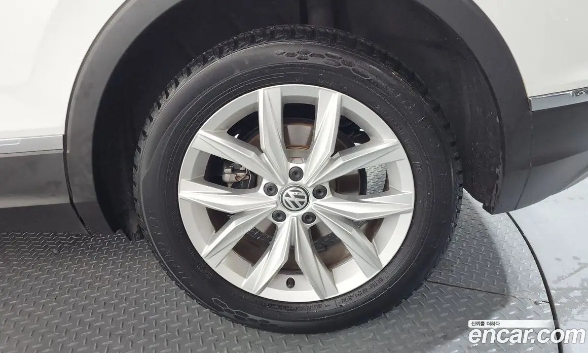 Volkswagen Tiguan 2019 2.0 автомат (гидро), фото 7 Volkswagen Tiguan 2019 2.0 автомат (гидро), фото 7