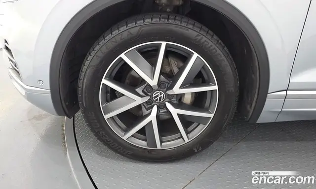 Volkswagen Touareg 2023 3.0 автомат (гидро), миниатюра 5 Volkswagen Touareg 2023 3.0 автомат (гидро), миниатюра 5