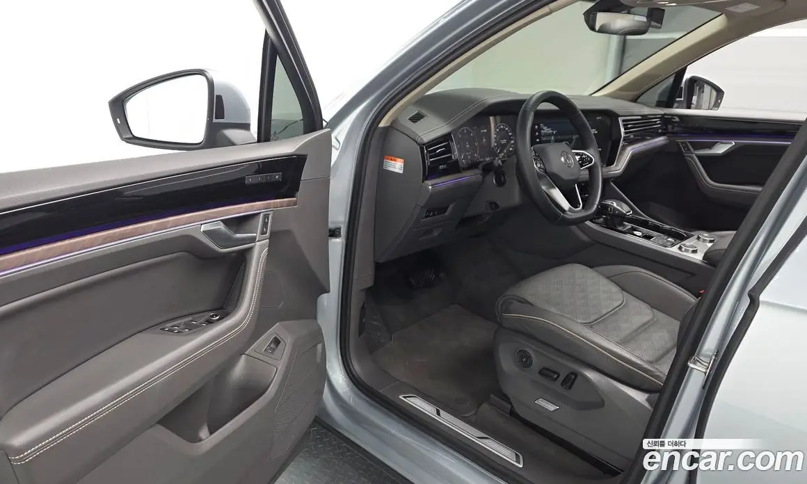 Volkswagen Touareg 2023 3.0 автомат (гидро), фото 10 Volkswagen Touareg 2023 3.0 автомат (гидро), фото 10