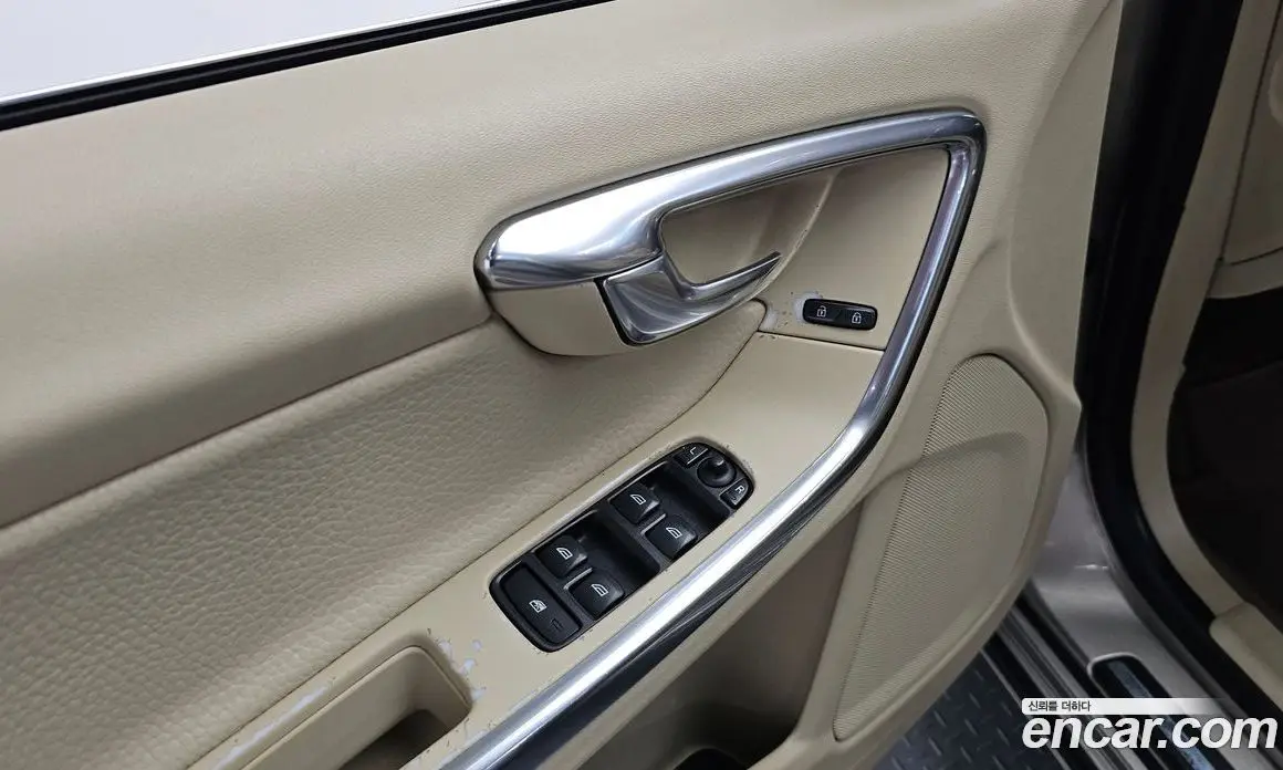 Volvo S60 2013 2.5 автомат (гидро), фото 18 Volvo S60 2013 2.5 автомат (гидро), фото 18