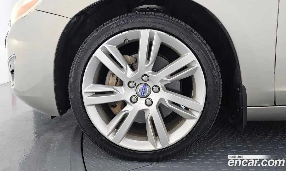 Volvo S60 2013 2.5 автомат (гидро), фото 5 Volvo S60 2013 2.5 автомат (гидро), фото 5