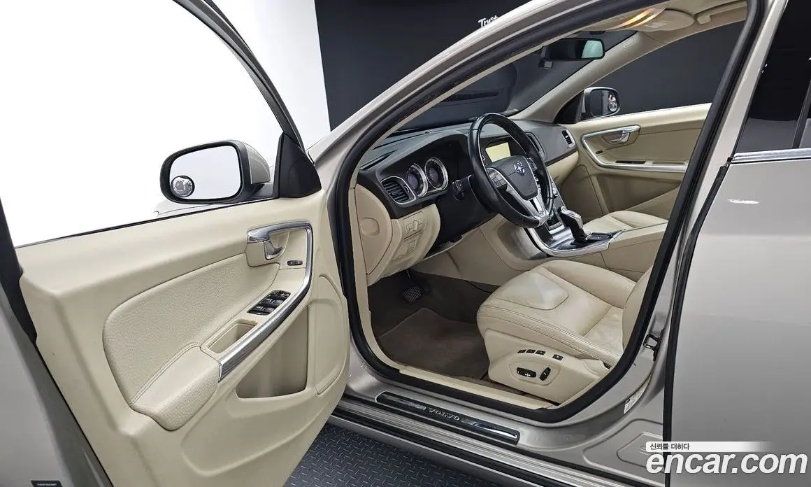 Volvo S60 2013 2.5 автомат (гидро), фото 10 Volvo S60 2013 2.5 автомат (гидро), фото 10