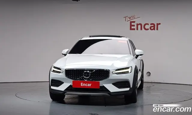 Volvo V60 2020 2.0 автомат (гидро), миниатюра 2 Volvo V60 2020 2.0 автомат (гидро), миниатюра 2