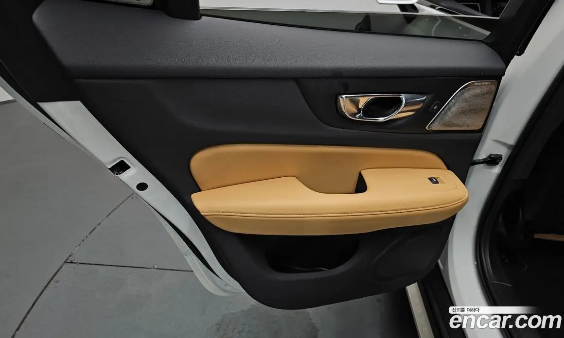 Volvo V60 2020 2.0 автомат (гидро), фото 14 Volvo V60 2020 2.0 автомат (гидро), фото 14