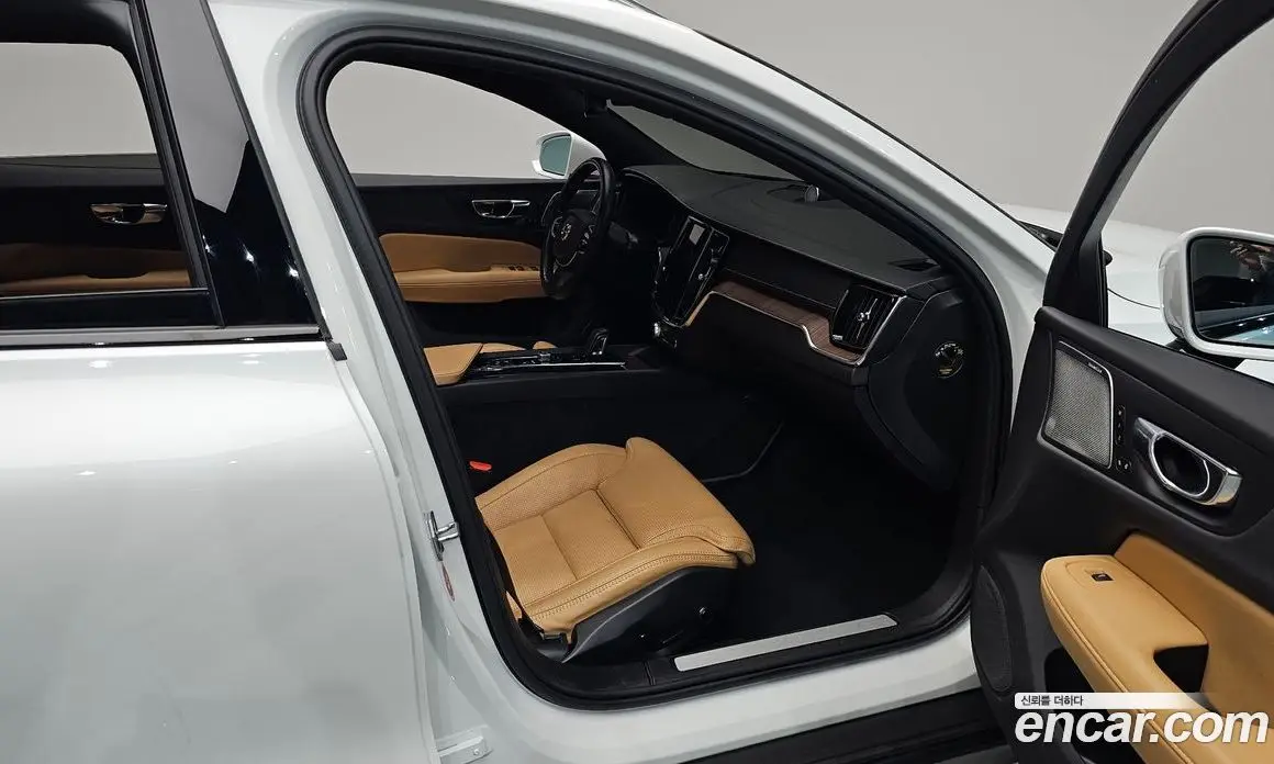 Volvo V60 2020 2.0 автомат (гидро), фото 16 Volvo V60 2020 2.0 автомат (гидро), фото 16