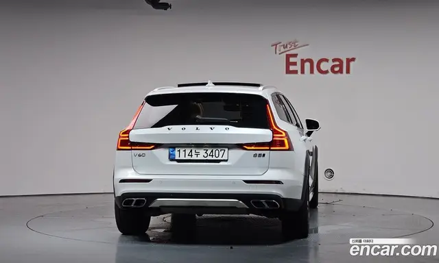 Volvo V60 2020 2.0 автомат (гидро), миниатюра 3 Volvo V60 2020 2.0 автомат (гидро), миниатюра 3