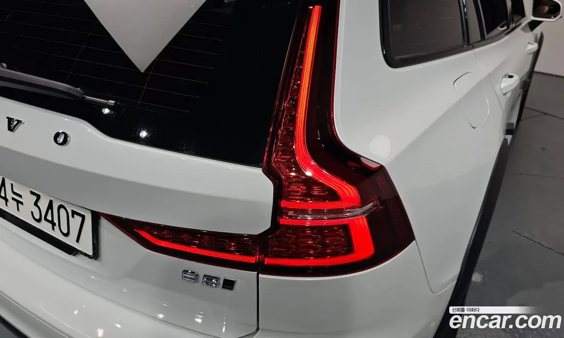 Volvo V60 2020 2.0 автомат (гидро), фото 8 Volvo V60 2020 2.0 автомат (гидро), фото 8