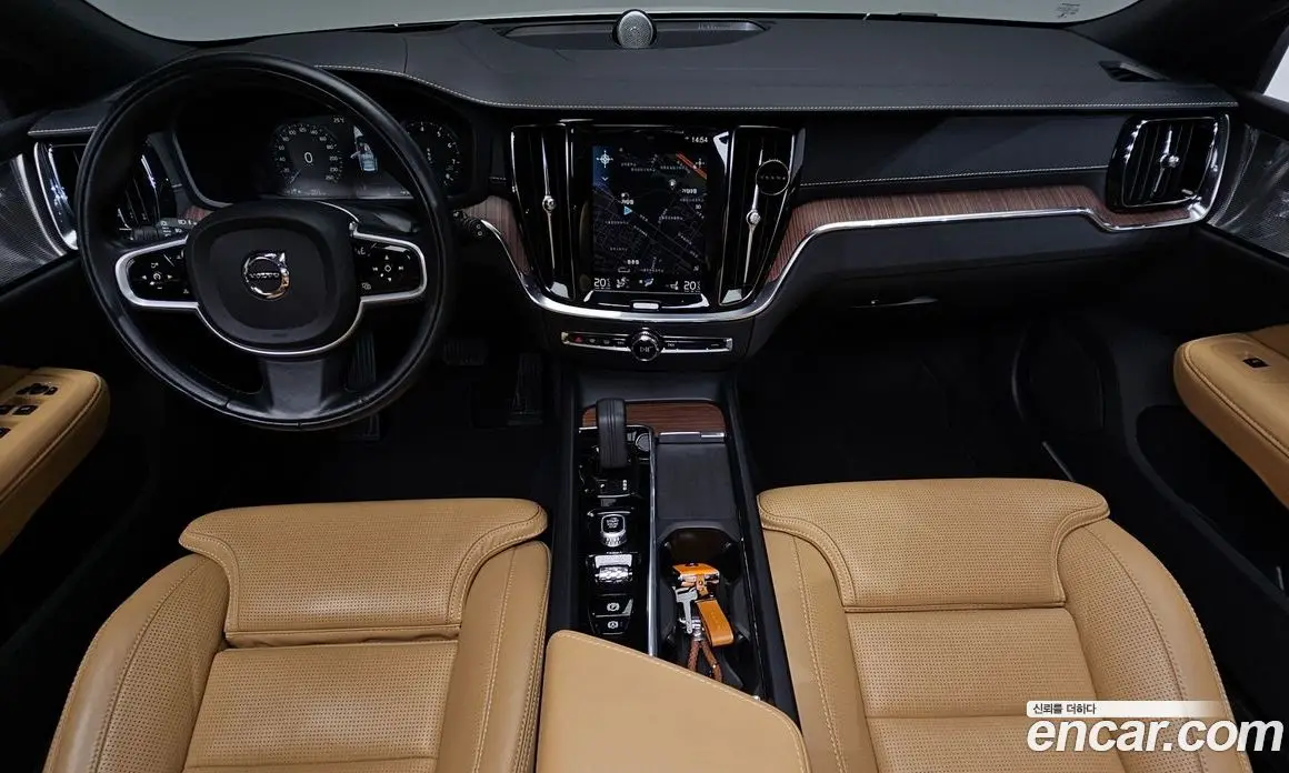 Volvo V60 2020 2.0 автомат (гидро), фото 9 Volvo V60 2020 2.0 автомат (гидро), фото 9