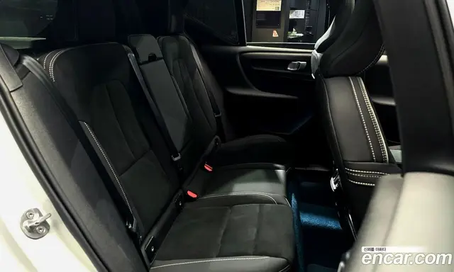 Volvo XC40 2024 0.2 автомат (гидро), миниатюра 12