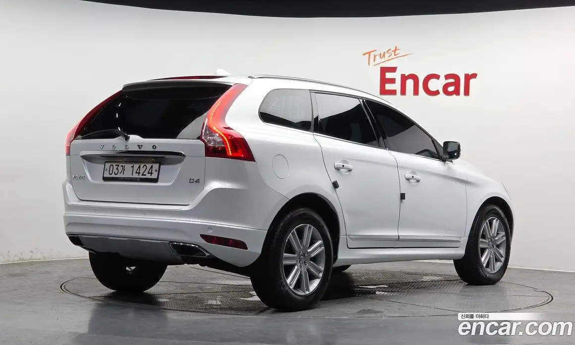 Volvo XC60 2017 2.0 автомат (гидро), фото 2 Volvo XC60 2017 2.0 автомат (гидро), фото 2
