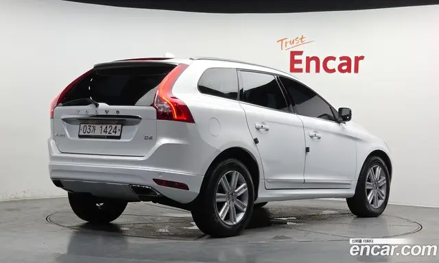 Volvo XC60 2017 2.0 автомат (гидро), миниатюра 2 Volvo XC60 2017 2.0 автомат (гидро), миниатюра 2