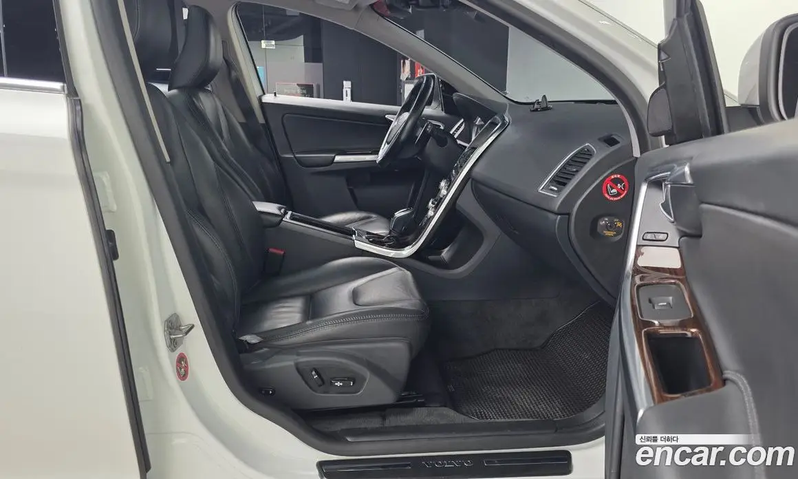 Volvo XC60 2017 2.0 автомат (гидро), фото 11 Volvo XC60 2017 2.0 автомат (гидро), фото 11