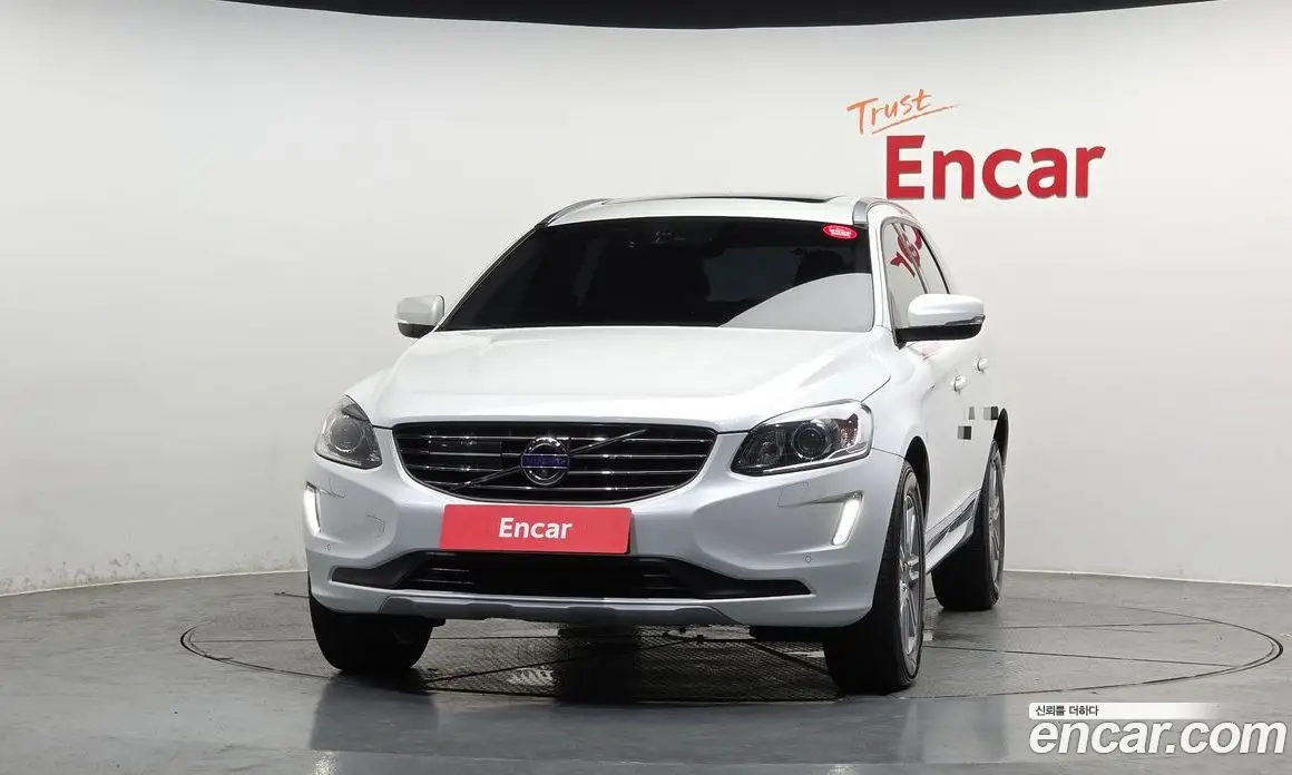 Volvo XC60 2017 2.0 автомат (гидро), фото 3 Volvo XC60 2017 2.0 автомат (гидро), фото 3
