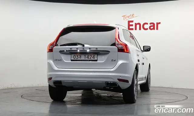 Volvo XC60 2017 2.0 автомат (гидро), миниатюра 4 Volvo XC60 2017 2.0 автомат (гидро), миниатюра 4