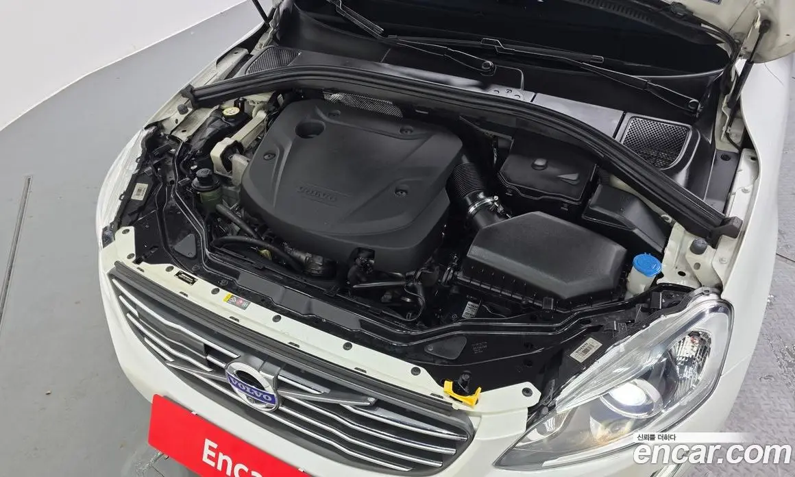Volvo XC60 2017 2.0 автомат (гидро), фото 6 Volvo XC60 2017 2.0 автомат (гидро), фото 6