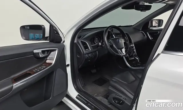 Volvo XC60 2017 2.0 автомат (гидро), миниатюра 10 Volvo XC60 2017 2.0 автомат (гидро), миниатюра 10