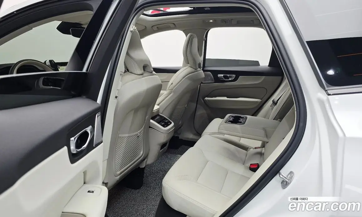 Volvo XC60 2025 2.0 автомат (гидро), фото 17 Volvo XC60 2025 2.0 автомат (гидро), фото 17