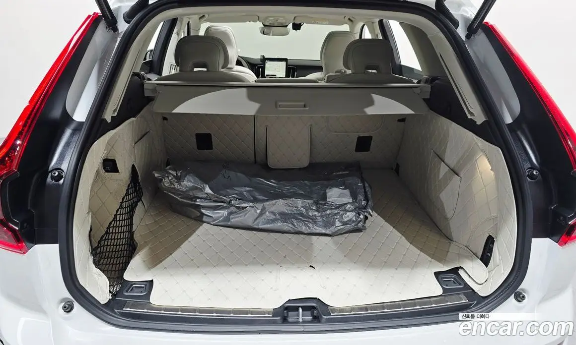 Volvo XC60 2025 2.0 автомат (гидро), фото 24 Volvo XC60 2025 2.0 автомат (гидро), фото 24