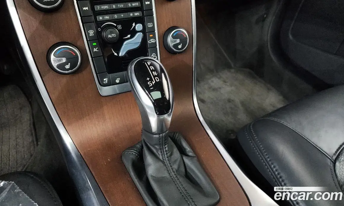 Volvo XC70 2013 2.4 автомат (гидро), фото 11 Volvo XC70 2013 2.4 автомат (гидро), фото 11
