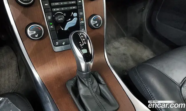 Volvo XC70 2013 2.4 автомат (гидро), миниатюра 11 Volvo XC70 2013 2.4 автомат (гидро), миниатюра 11