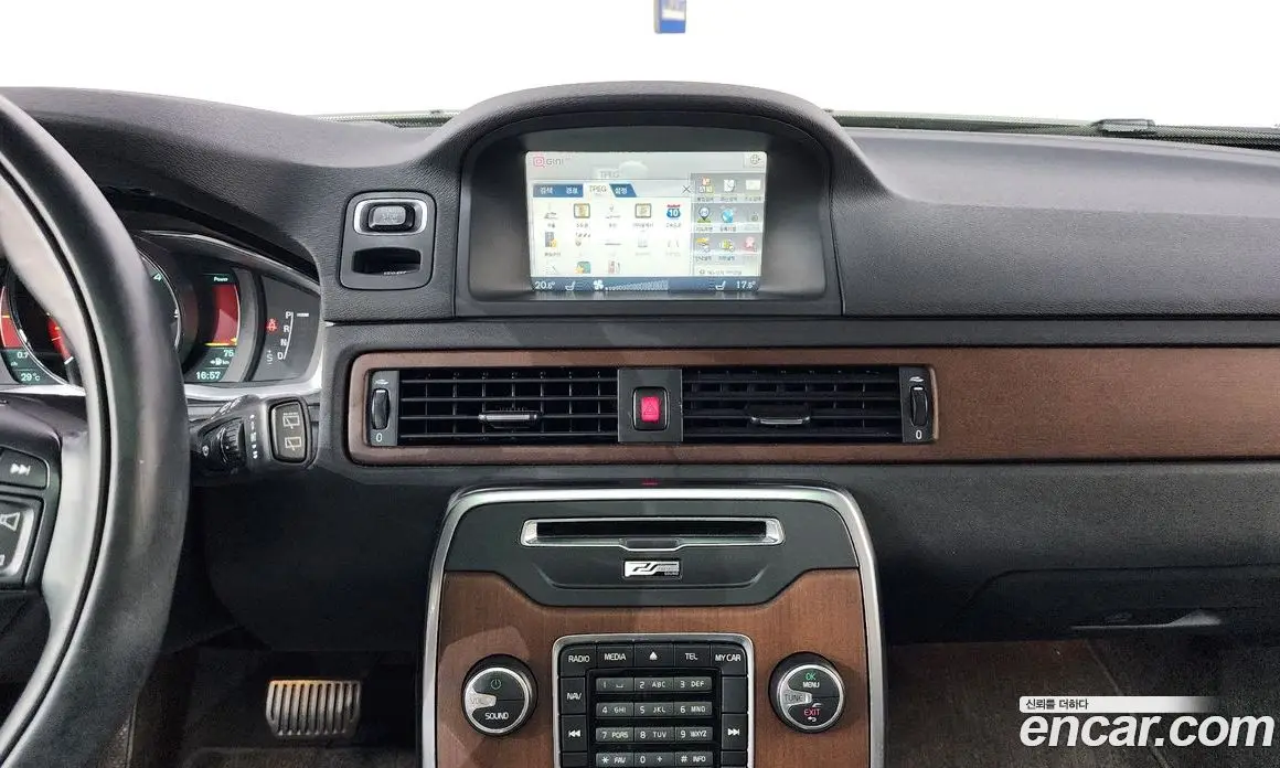 Volvo XC70 2013 2.4 автомат (гидро), фото 17 Volvo XC70 2013 2.4 автомат (гидро), фото 17