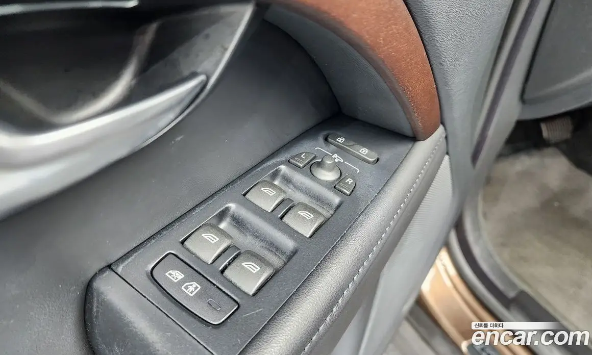 Volvo XC70 2013 2.4 автомат (гидро), фото 35 Volvo XC70 2013 2.4 автомат (гидро), фото 35